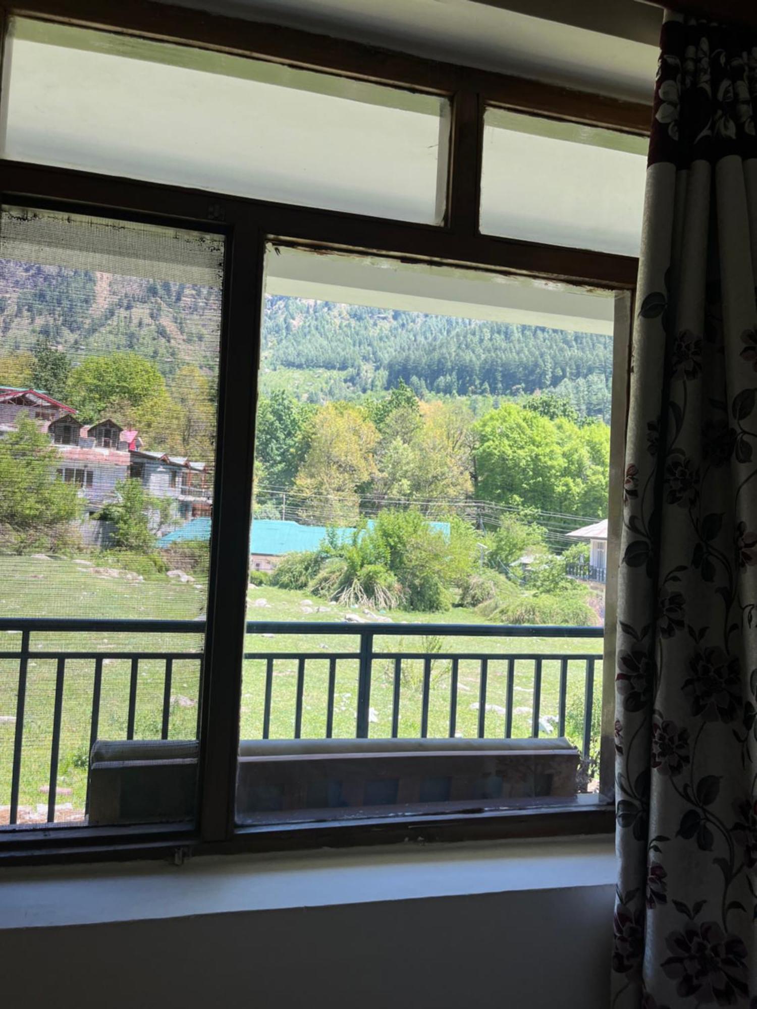 Tourist Hotel 10 Minutes Walking Distance From The Mall Manali  Luaran gambar