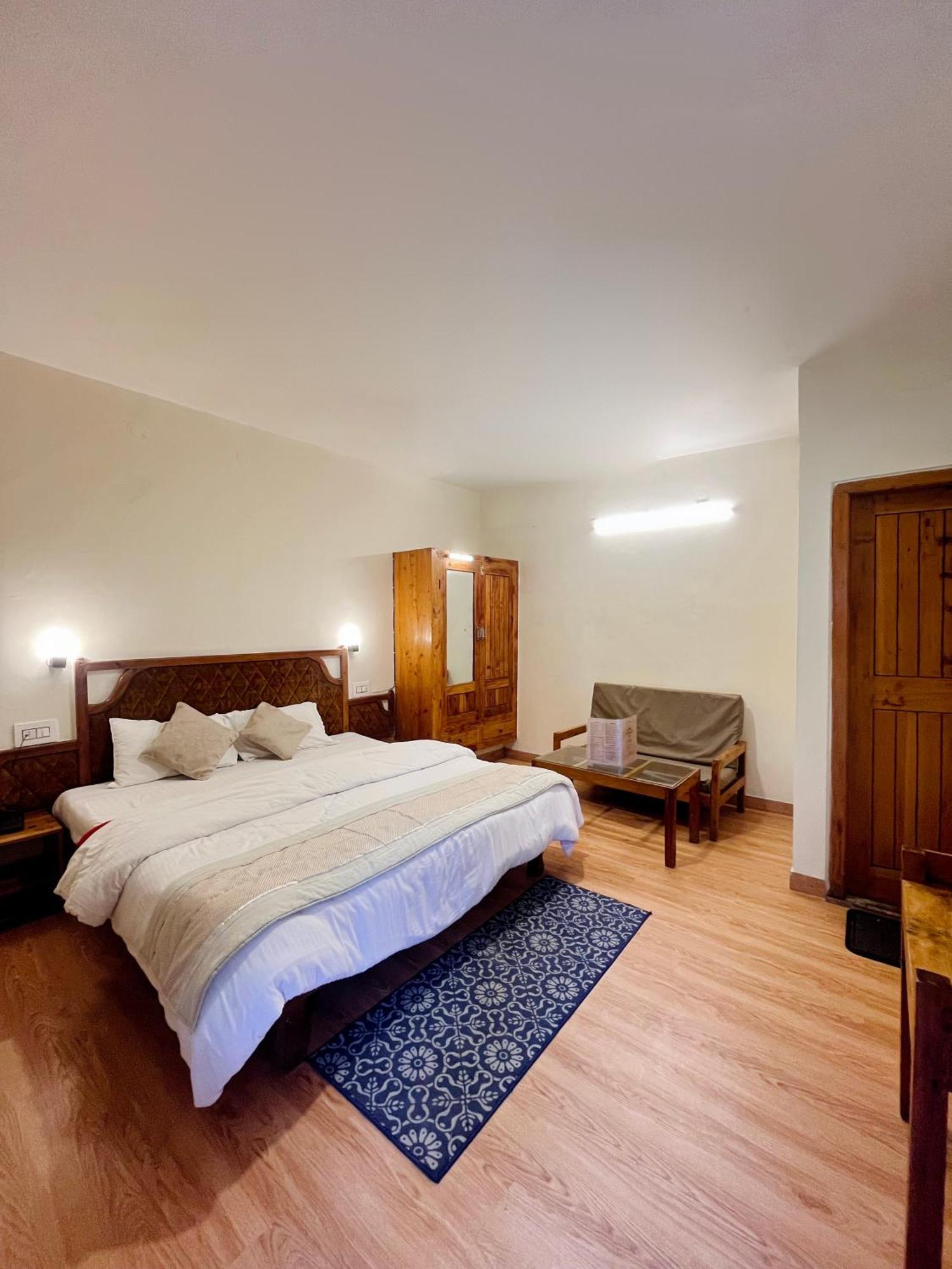 Tourist Hotel 10 Minutes Walking Distance From The Mall Manali  Luaran gambar