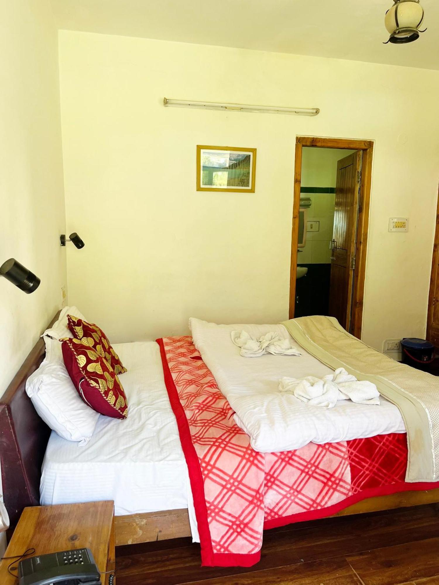Tourist Hotel 10 Minutes Walking Distance From The Mall Manali  Luaran gambar