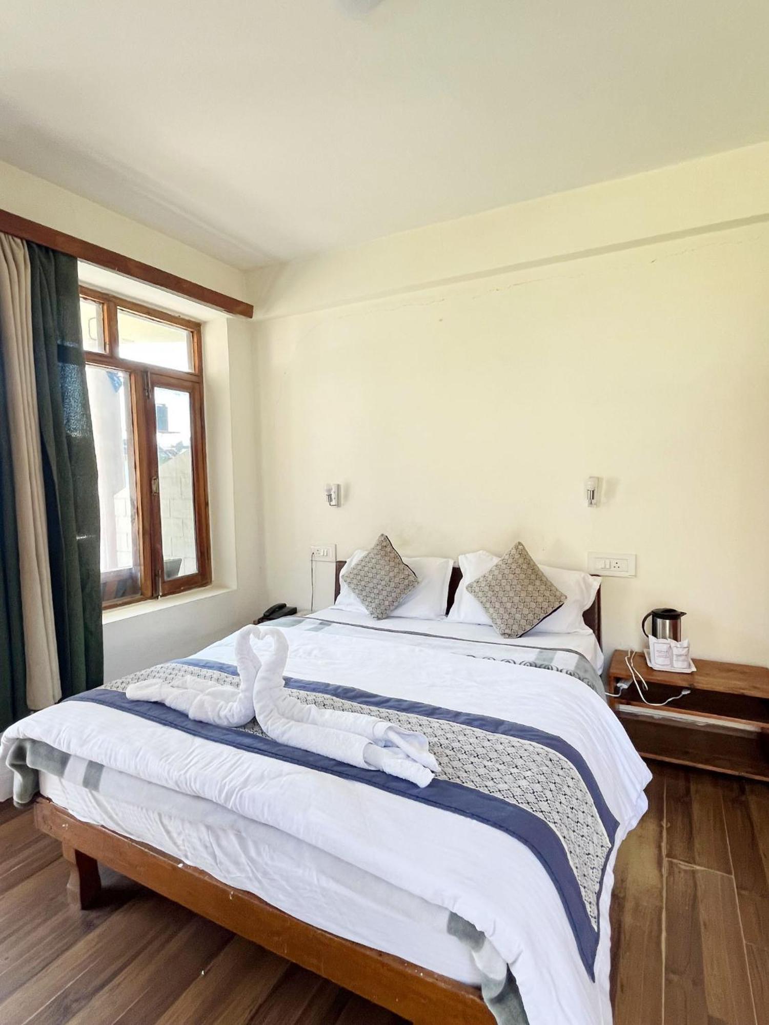 Tourist Hotel 10 Minutes Walking Distance From The Mall Manali  Luaran gambar