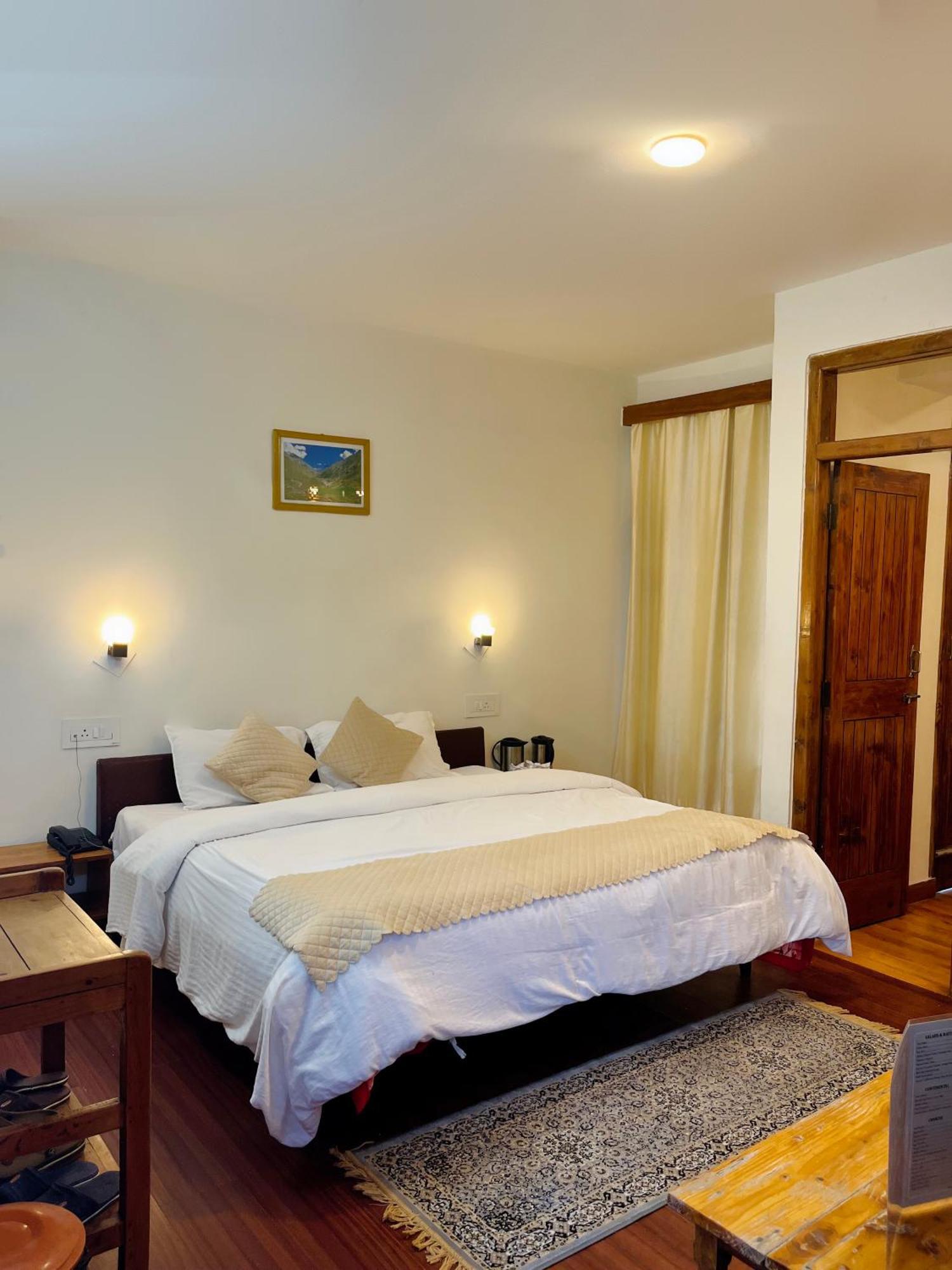 Tourist Hotel 10 Minutes Walking Distance From The Mall Manali  Luaran gambar