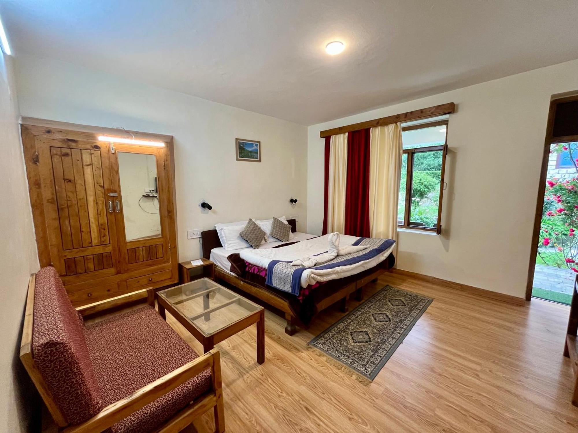 Tourist Hotel 10 Minutes Walking Distance From The Mall Manali  Luaran gambar